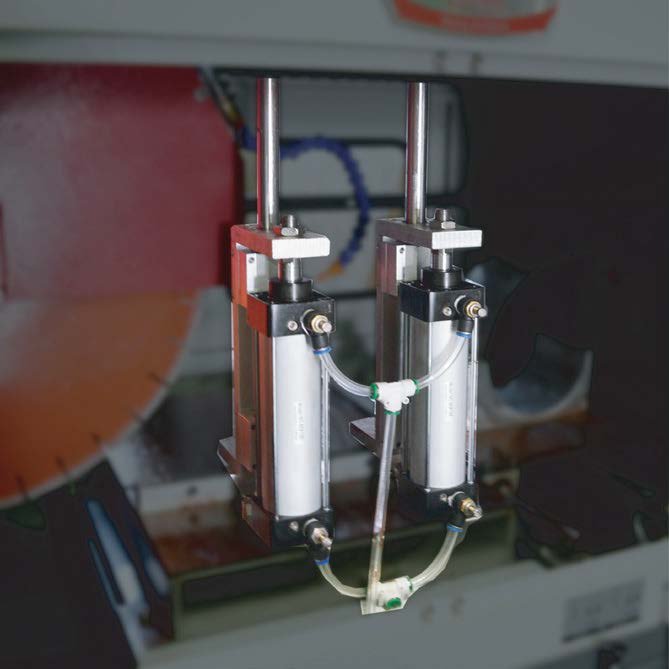 Automated Pave Cutting Saw 2015 X / 002 - الصورة 5